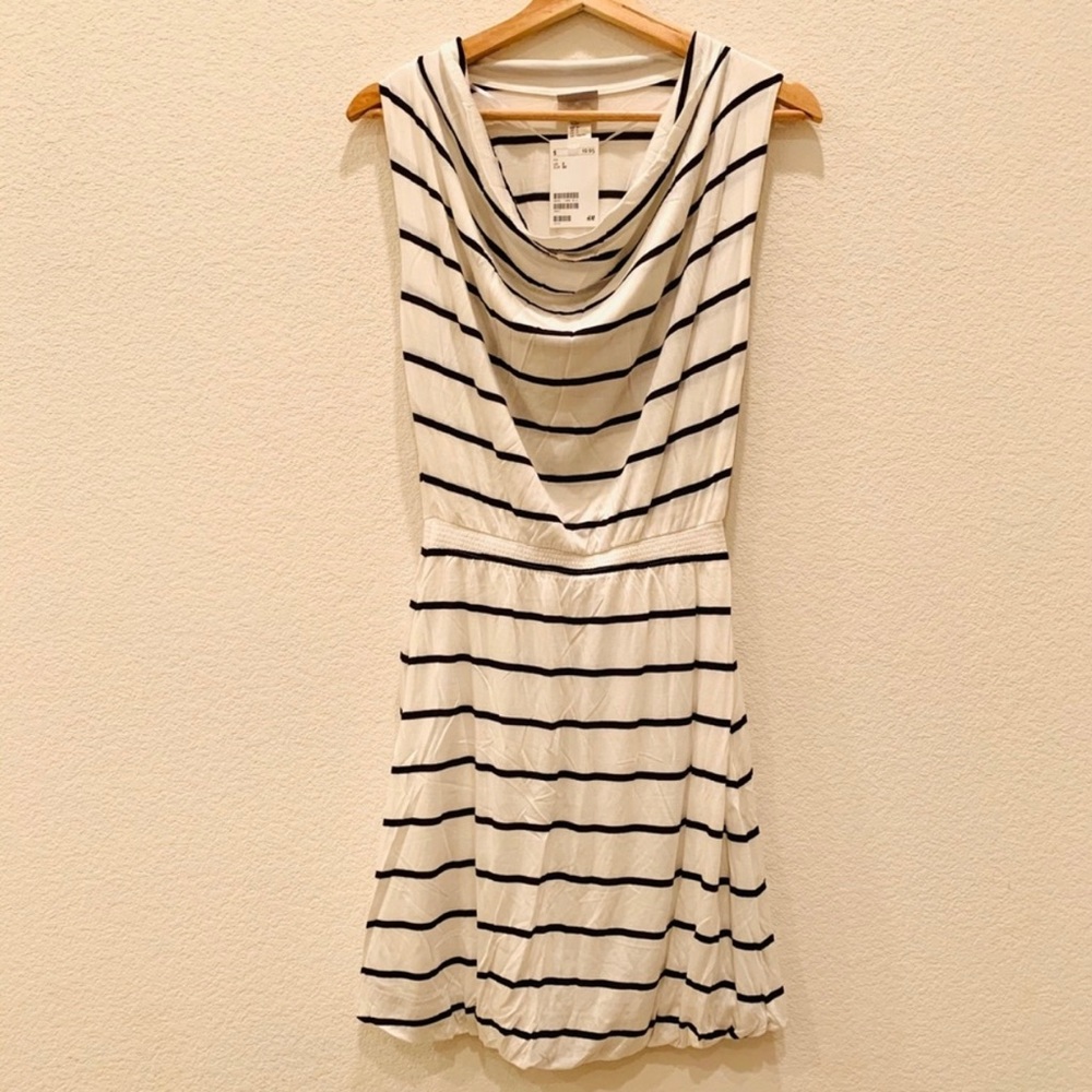 🆕 H&M Black and White Dress